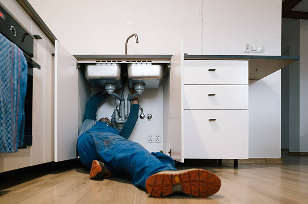 Professional Leak Detection technician working in Newbern, TN